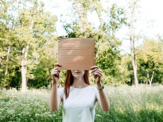 Czy ekologiczny papier jest droższy? Analiza kosztów i korzyści dla zrównoważonego biznesu